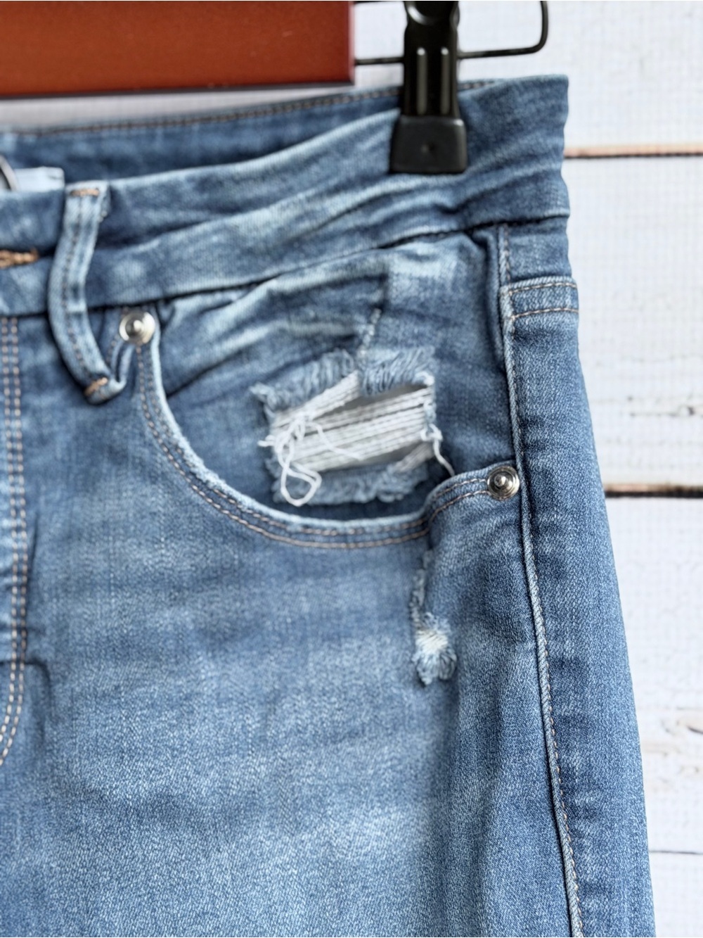 Good American Ripped Distressed Skinny Jeans - Medium Wash - Picture 6 of 12
